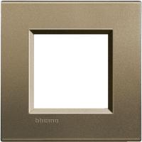  1- LivingLight . .  Leg BTC LNA4802SQ