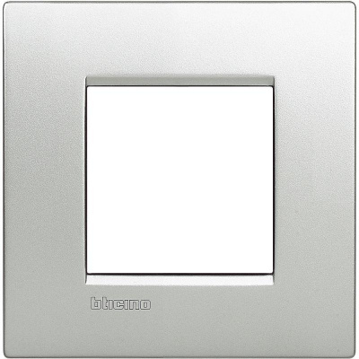  1- Air LivingLight . Leg BTC LNC4802TE